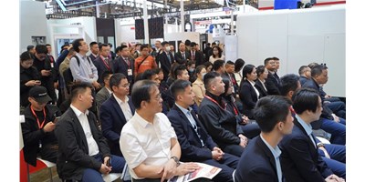 焦点娱乐集团CCMT2024新品发布会盛大揭幕，高端五轴机床引领行业创新潮流